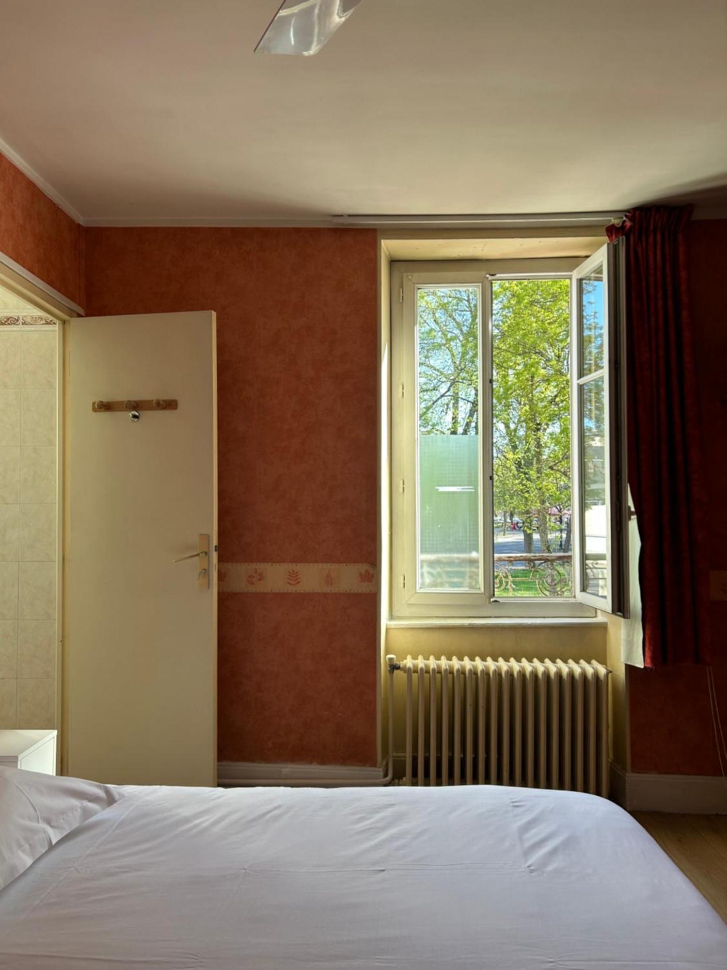 Hotel Des Ducs ヌヴェール エクステリア 写真